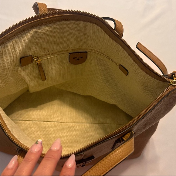 Tory Burch Tan Leather Satchel with Structured Design - Picture 7 of 7